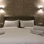 Luxury Plateia Apartment *