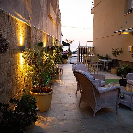 Luxury Plateia Apartment