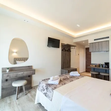 Luxury Plateia Apartment