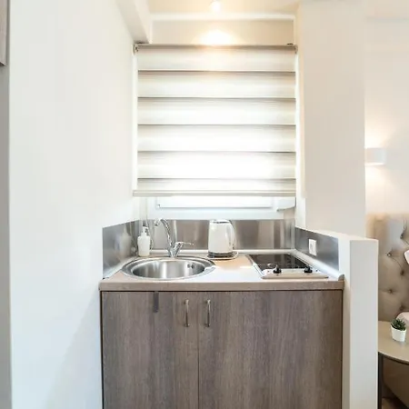 Luxury Plateia Apartment *