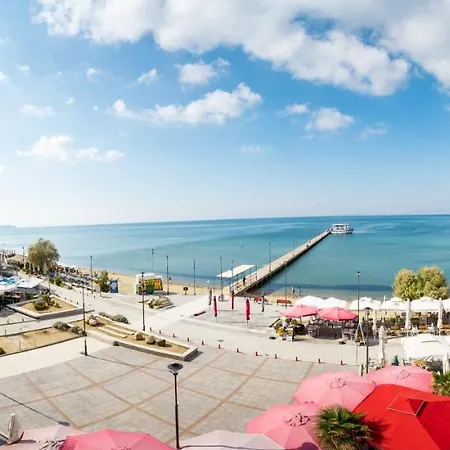 Luxury Plateia Peraía