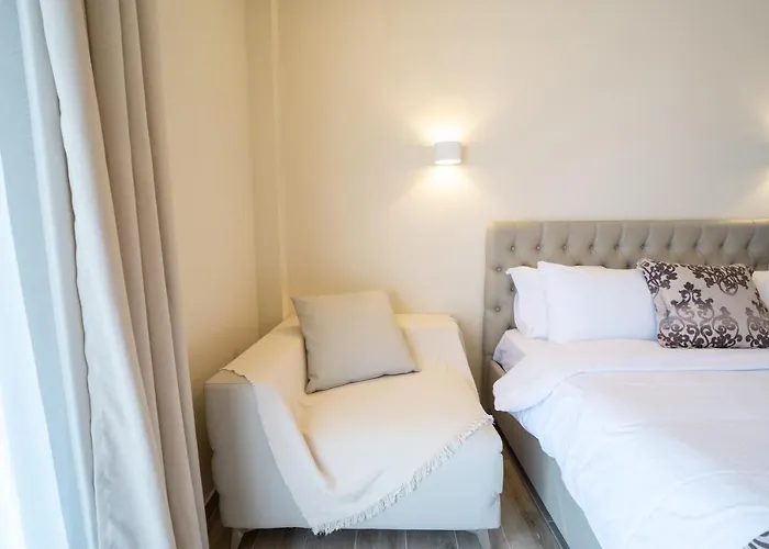Luxury Plateia Apartment *