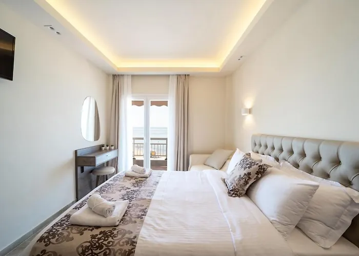 Luxury Plateia דירה *